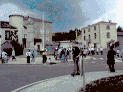 Vue du rond-point à proximité de la poste.