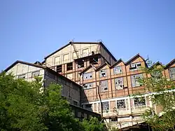 Vue rapprochée des façades.