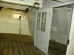 Cabine du pont inférieur, détails.