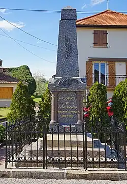 Monument aux morts.