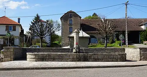 La fontaine du centre.