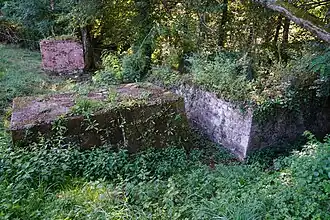 Les ruines du puits de la Valade.