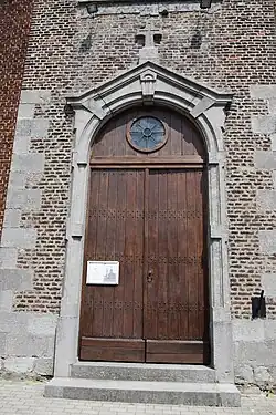 Portail de l'église Saint-Pierre.