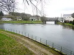 La confluence entre l'Aulne et l'Hyères à Pont-Triffen (canal de Nantes à Brest).