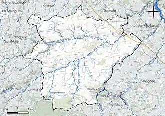 Carte en couleur présentant le réseau hydrographique de la commune