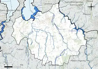 Carte en couleur présentant le réseau hydrographique de la commune
