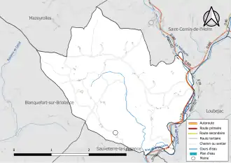 Carte en couleur présentant le réseau hydrographique de la commune