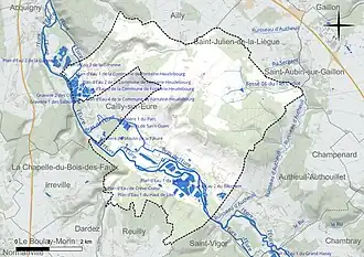 Carte en couleur présentant le réseau hydrographique de la commune