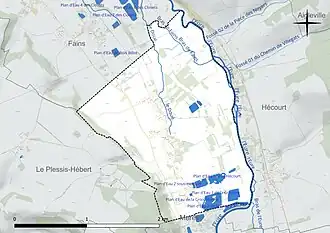 Carte en couleur présentant le réseau hydrographique de la commune