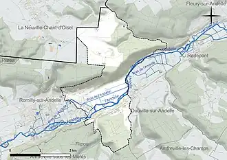 Carte en couleur présentant le réseau hydrographique de la commune