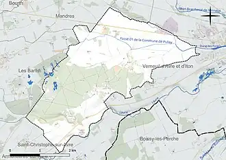 Carte en couleur présentant le réseau hydrographique de la commune
