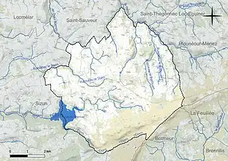 Carte en couleur présentant le réseau hydrographique de la commune