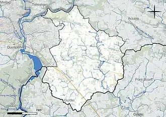 Carte en couleur présentant le réseau hydrographique de la commune