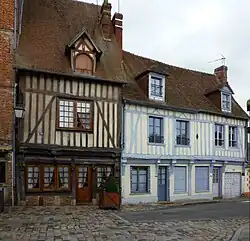 Rue Gaston-Foloppe, dite rue des antiquaires.