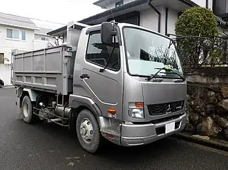 Camion Fuso Fighter de 2e génération.