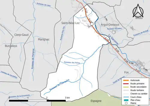 Carte en couleur présentant le réseau hydrographique de la commune