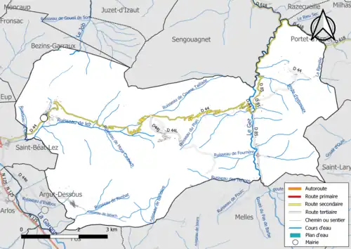 Carte en couleur présentant le réseau hydrographique de la commune