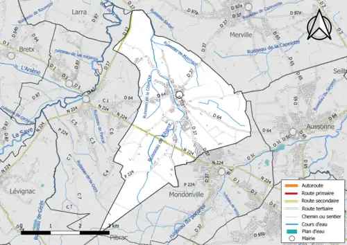 Carte en couleur présentant le réseau hydrographique de la commune