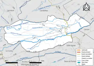 Carte en couleur présentant le réseau hydrographique de la commune