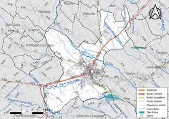 Carte en couleur présentant le réseau hydrographique de la commune