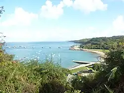 Le littoral de Lanvéoc vu depuis le sentier menant au belvédère de la pointe de Lanvéoc.