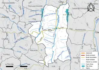 Carte en couleur présentant le réseau hydrographique de la commune