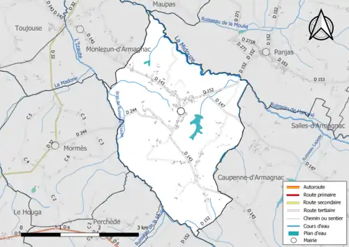 Carte en couleur présentant le réseau hydrographique de la commune