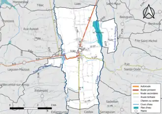 Carte en couleur présentant le réseau hydrographique de la commune