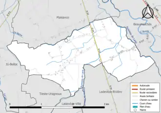 Carte en couleur présentant le réseau hydrographique de la commune