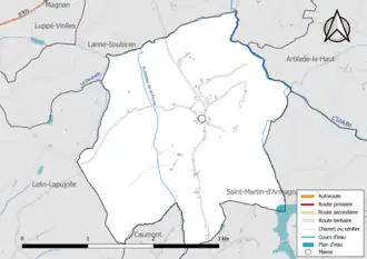 Carte en couleur présentant le réseau hydrographique de la commune
