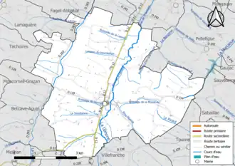 Carte en couleur présentant le réseau hydrographique de la commune