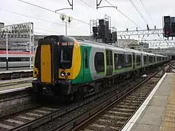 350 exploitée par London Midland.