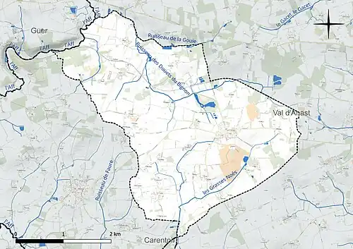 Carte en couleur présentant le réseau hydrographique de la commune