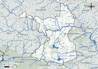 Carte en couleur présentant le réseau hydrographique de la commune