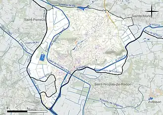Carte en couleur présentant le réseau hydrographique de la commune