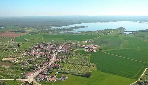 Le village et ses abords du lac de Madine.