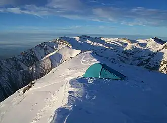 La tête de l'Estrop vue du sommet du Caduc.