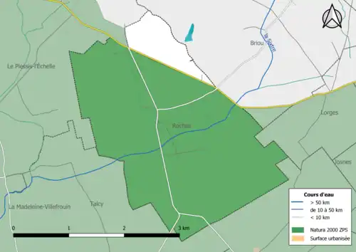 Une grande partie du territoire communal est incluse dans le site Natura 2000 la « Petite Beauce ».