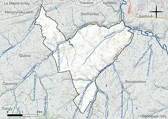 Carte en couleur présentant le réseau hydrographique de la commune