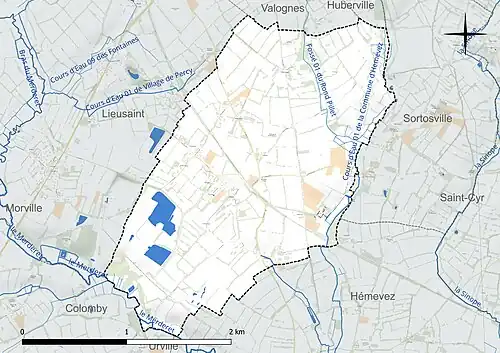 Carte en couleur présentant le réseau hydrographique de la commune