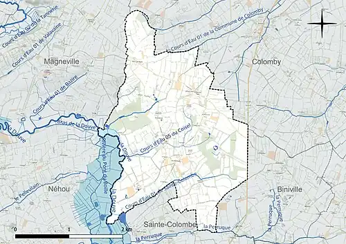 Carte en couleur présentant le réseau hydrographique de la commune
