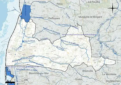 Carte en couleur présentant le réseau hydrographique de la commune