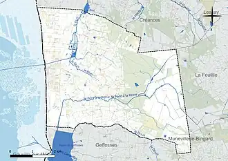 Carte en couleur présentant le réseau hydrographique de la commune