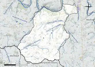 Carte en couleur présentant le réseau hydrographique de la commune