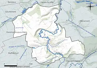 Carte en couleur présentant le réseau hydrographique de la commune