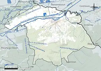 Carte en couleur présentant le réseau hydrographique de la commune