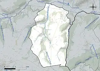Carte en couleur présentant le réseau hydrographique de la commune