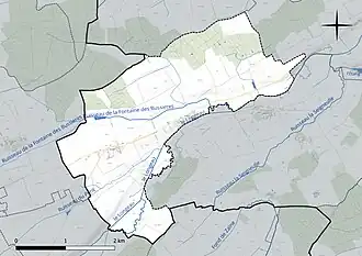 Carte en couleur présentant le réseau hydrographique de la commune