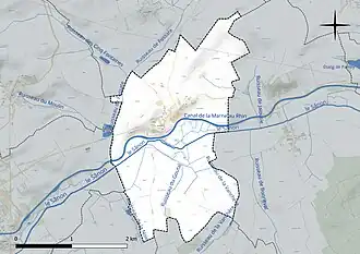 Carte en couleur présentant le réseau hydrographique de la commune