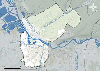 Carte en couleur présentant le réseau hydrographique de la commune